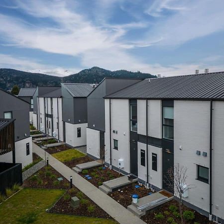 Albert Town Views Exterior photo