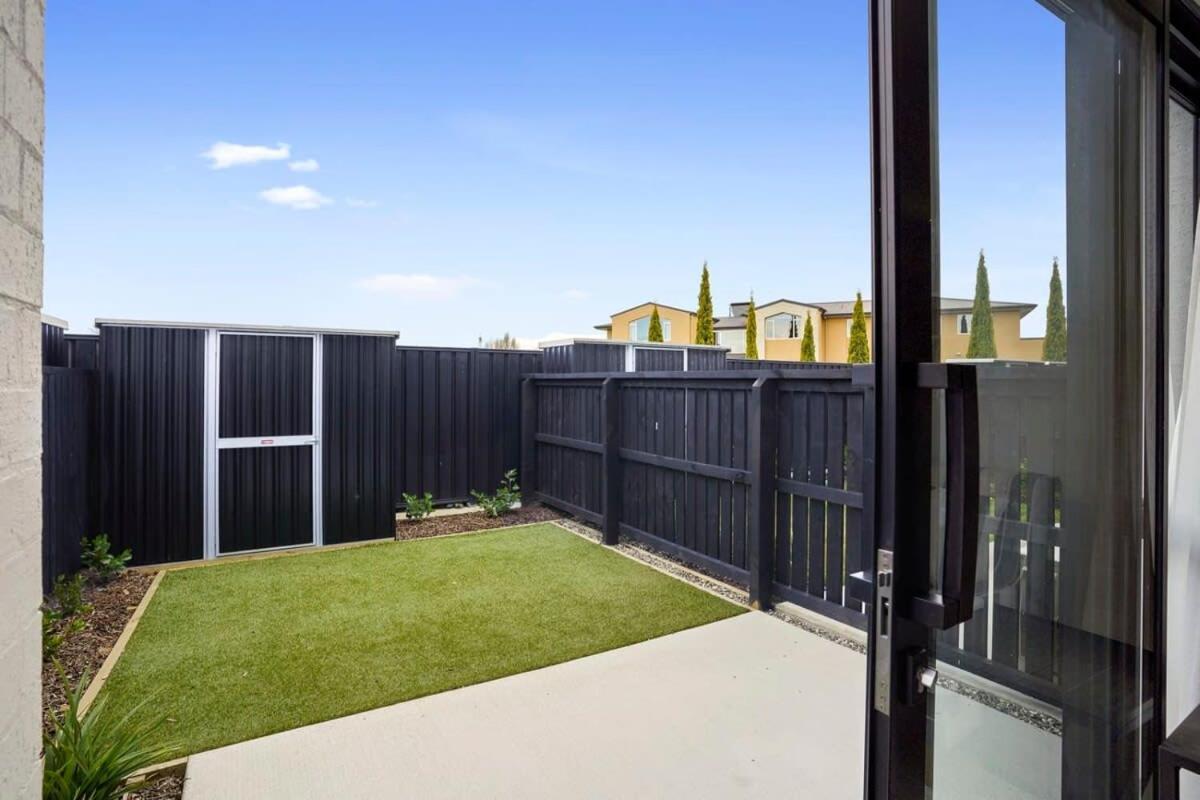 Albert Town Views Exterior photo